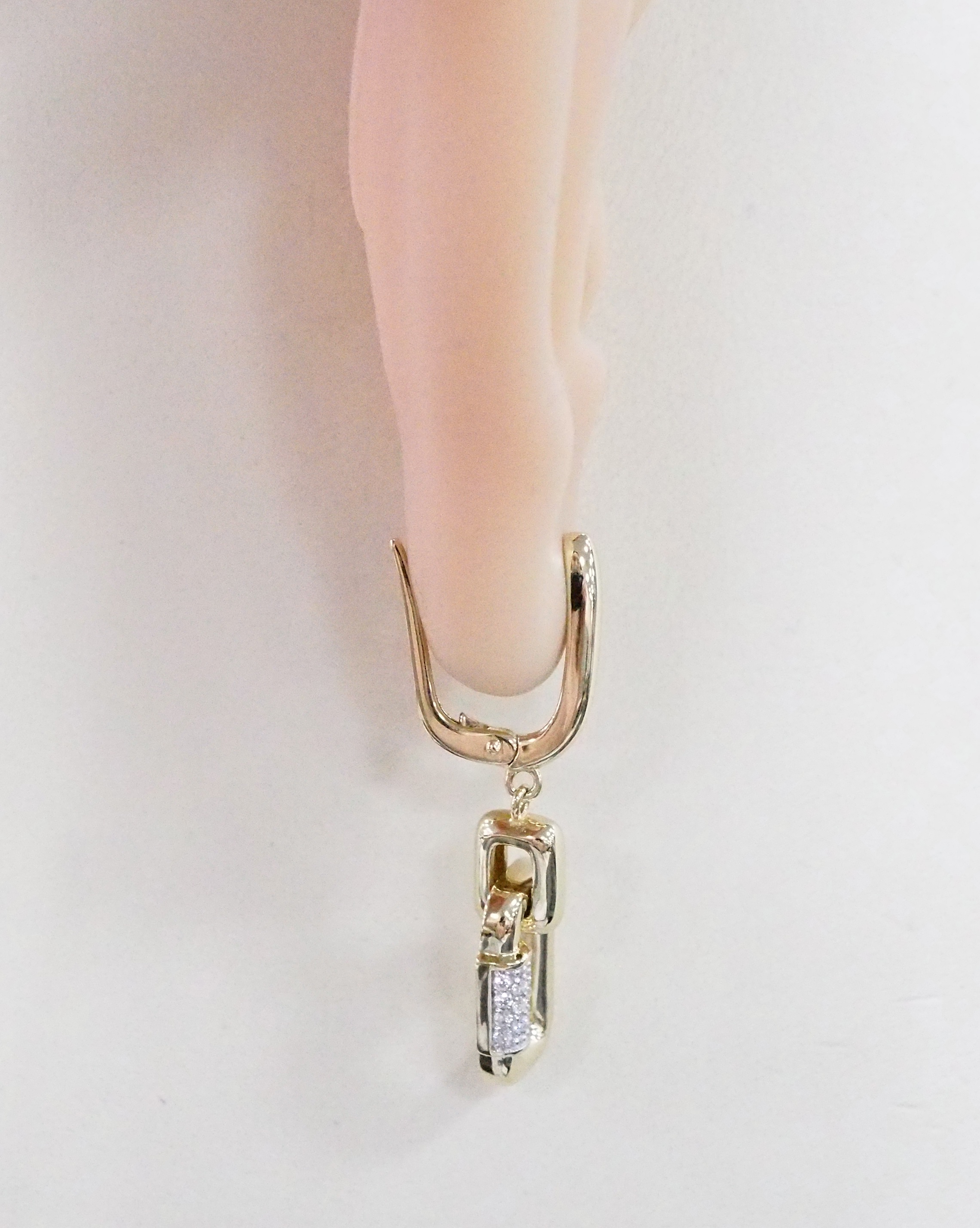 Серьги из желтого золота с фианитами